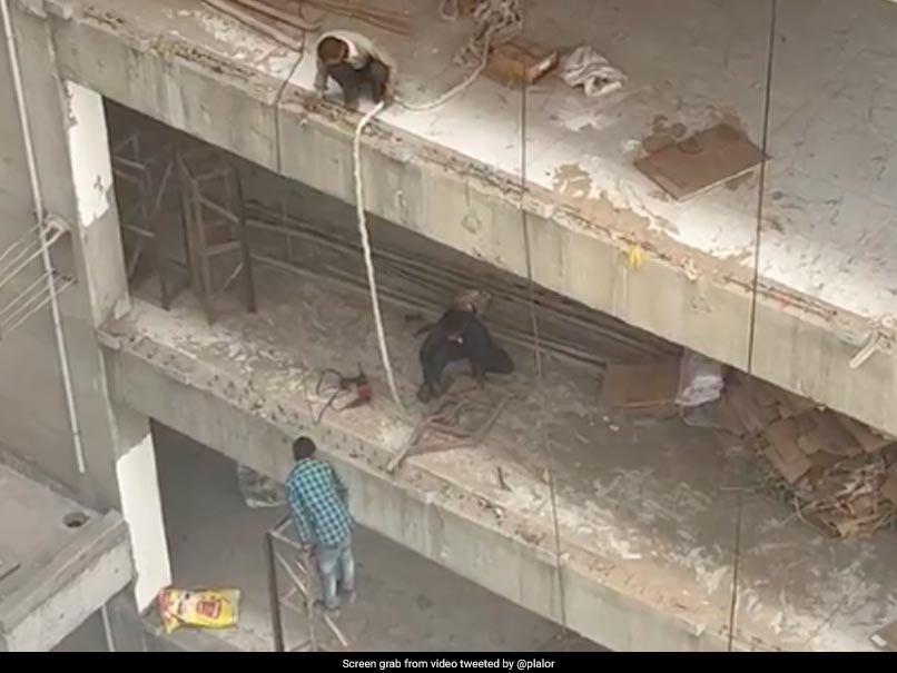 Australian Cricket Journalist Amazed By "Brave" Construction Workers In India, Shares Video