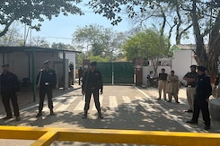CBI Questioning Rabri Devi At Her Patna Home In Land-For-Jobs Case CBI Questioning Rabri Devi At Her Patna Home In Land-For-Jobs Case