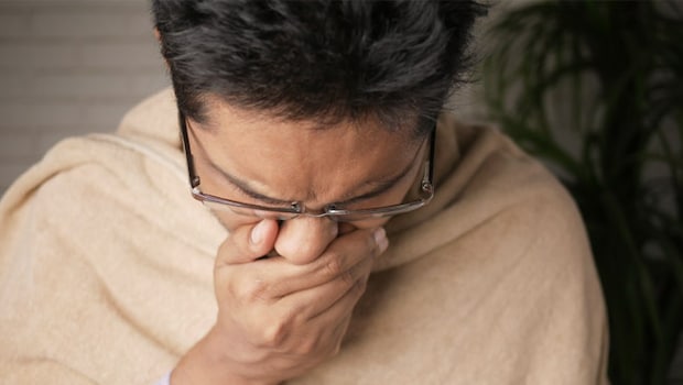 Tips To Keep Flu At Bay: Early Signs And Treatment