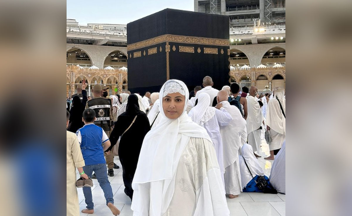 When Hina Khan Performed Her First Umrah In Mecca: "May Allah Accept Our <i>Ibadat</i>"