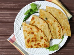 Navratri Vrat Recipe: नवरात्रि व्रत में बनाएं फलाहारी आलू का पराठा, 5 मिनट में बनकर होगा तैयार, यहां देखें रेसिपी Navratri Vrat Recipe: नवरात्रि व्रत में बनाएं फलाहारी आलू का पराठा, 5 मिनट में बनकर होगा तैयार, यहां देखें रेसिपी
