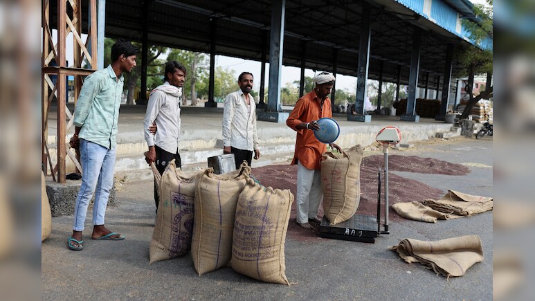 India Considering Raising Palm Oil Import Tax To Support Rapeseed Prices