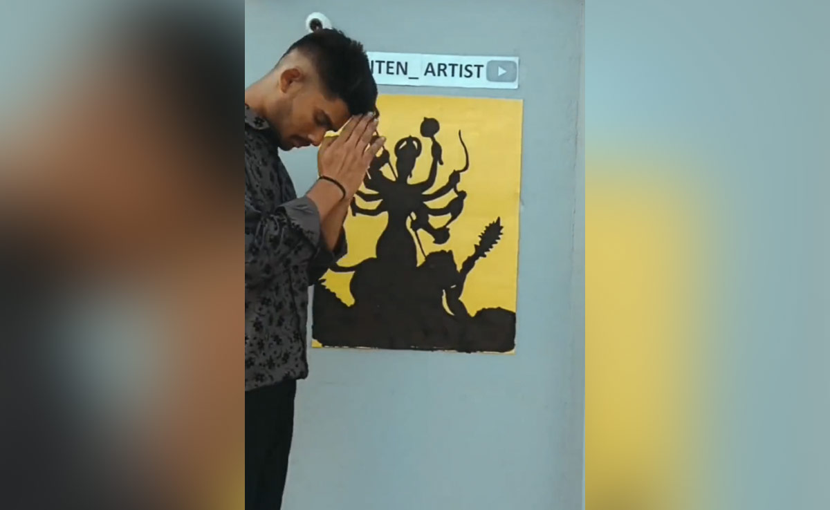 36 सेकेंड के इस वीडियो में शख्स ने बना दी मां दुर्गा की लाइव पेंटिंग, देखने वाले देखते ही रह गए ये कलाकारी