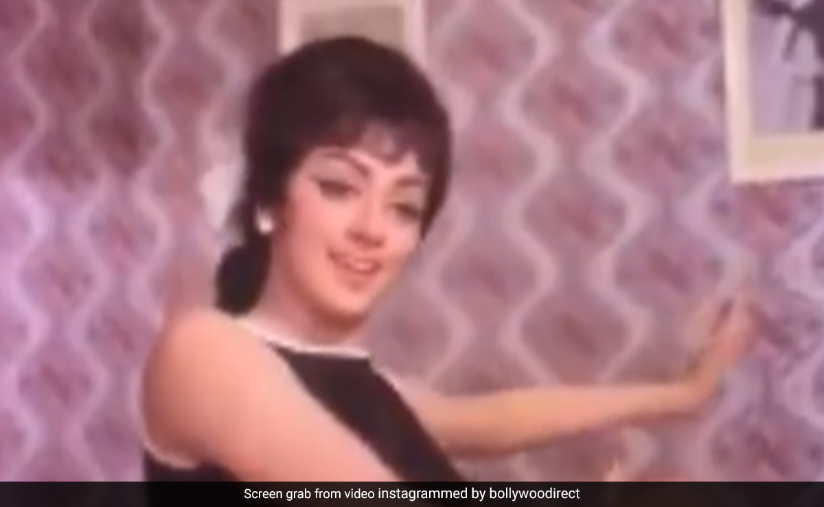 53  साल पहले खुद को फिट रहने के लिए इस तरह से योग करती थीं हेमा मालिनी, VIDEO देख आप भी करने लगेंगे एक्ट्रेस को फोलो