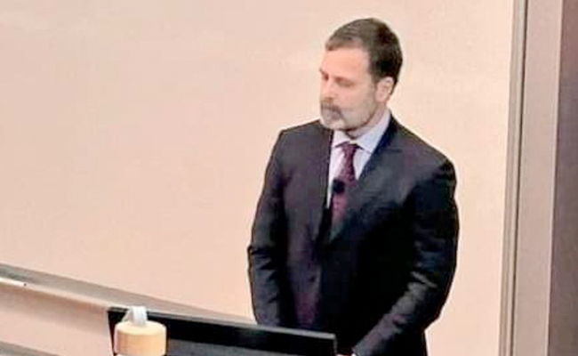 राहुल गांधी ने ट्रिम कराई दाढ़ी-मूंछ, टाई-कोट पहने लंदन में दिखा कूल लुक, आप भी देखें