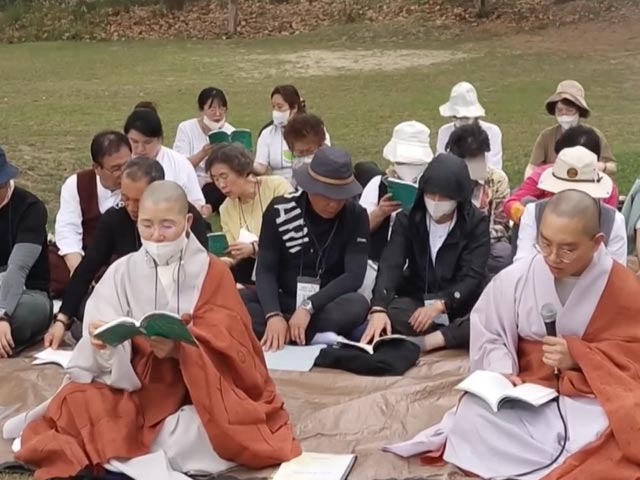 South Korean Monks Reach Uttar Pradesh's Shravasti After 1,200 Km Trek