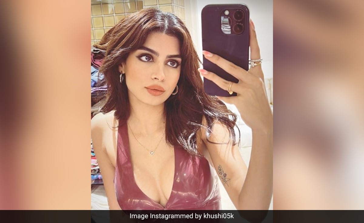Khushi Kapoor's Orange Pout And Winged Eyes Take The Drama Up And Up And Up