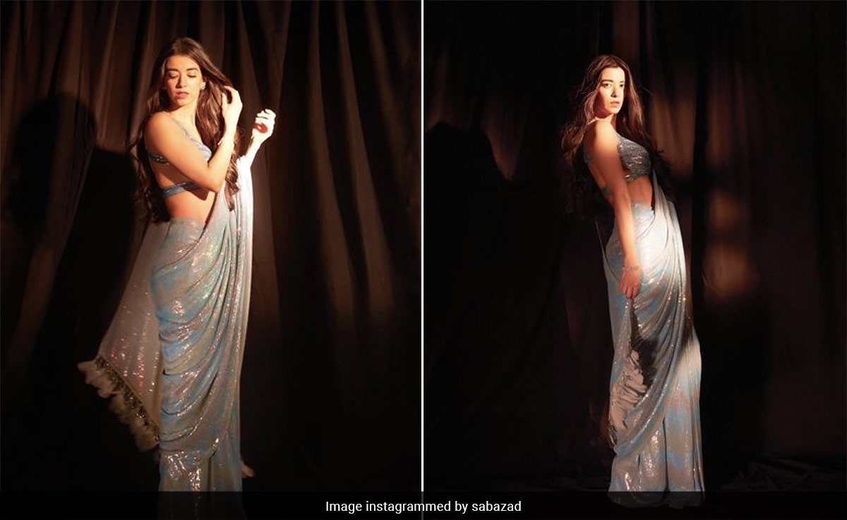Saba Azad Brings Back The Bollywood Bling In A Gorgeous Sequinned <i>Saree</i>
