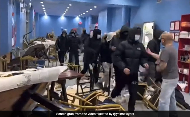 Video: US Teens Vandalise Chinese Restaurant, Police Search For Suspects