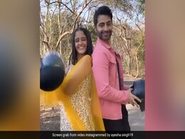 'विराट' को छोड़ 'डॉ. सत्या' के साथ बाइक पर निकली 'सई', VIDEO देख फैंस करने लगे हर्षद अरोड़ा को मेन लीड बनाने की डिमांड 'विराट' को छोड़ 'डॉ. सत्या' के साथ बाइक पर निकली 'सई', VIDEO देख फैंस करने लगे हर्षद अरोड़ा को मेन लीड बनाने की डिमांड