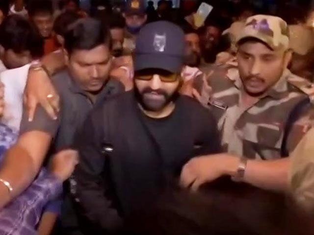 After <i>Naatu Naatu</i>'s Oscar Win, Jr NTR Mobbed At Hyderabad Airport