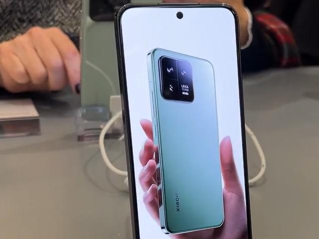 MWC 2023: Hands-on With the Xiaomi 13