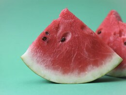 क्या डायबिटीज के मरीज खा सकते हैं तरबूज, डॉक्टर से जानिए Watermelon और ब्लड शुगर स्पाइक के बारे में क्या डायबिटीज के मरीज खा सकते हैं तरबूज, डॉक्टर से जानिए Watermelon और ब्लड शुगर स्पाइक के बारे में