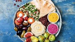 Mezze, Nacho And More: 7 Platter Ideas For Weekend Indulgence