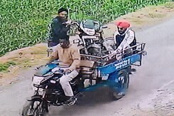 Amritpal Singh Escaped To Haryana From Punjab On Sunday: Sources Amritpal Singh Escaped To Haryana From Punjab On Sunday: Sources