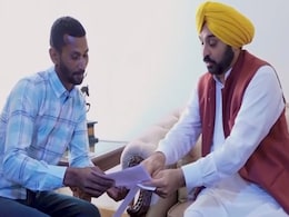 पंजाब में सीएम भगवंत मान ने पल्लेदारी करने को मजबूर राष्ट्रीय हॉकी खिलाड़ी को दी कोच की नौकरी पंजाब में सीएम भगवंत मान ने पल्लेदारी करने को मजबूर राष्ट्रीय हॉकी खिलाड़ी को दी कोच की नौकरी