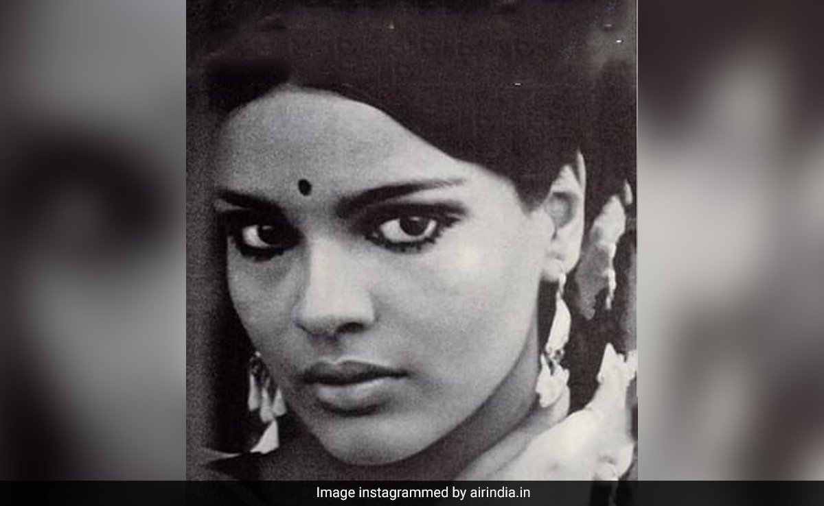 Zeenat Aman In An Old Air India Ad. Make This Viral, Internet