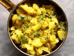 Kid's Lunchbox Recipe: 10 मिनट में बनाकर तैयार करें आलू की ये सब्जी, आपके बच्चे को आएगी पसंद Kid's Lunchbox Recipe: 10 मिनट में बनाकर तैयार करें आलू की ये सब्जी, आपके बच्चे को आएगी पसंद