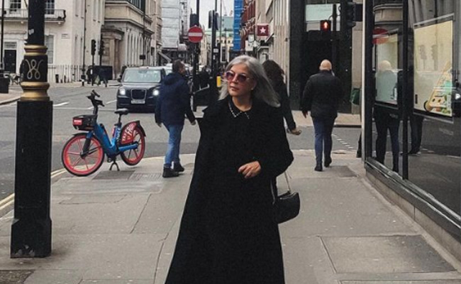 Zeenat Aman Revisits London Memory In A New Post: "The City Was A Second Home Of Sorts"