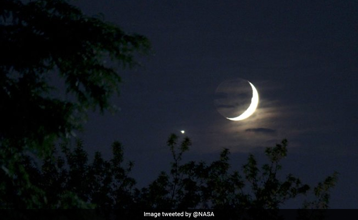 Rare Moon And Venus Conjunction Lights Up The Night Sky. See Pics
