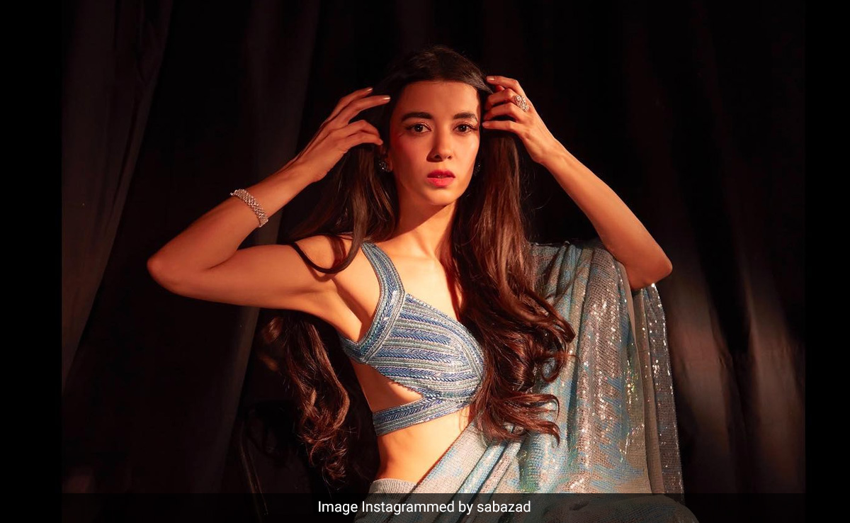 Hrithik Roshan's Girlfriend Saba Azad Shares New Pics. Sussanne Khan Reacts