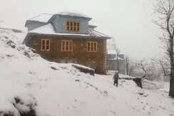 Farmers Fear Crop Loss As Fresh Spell Of Snowfall Hits Jammu And Kashmir Farmers Fear Crop Loss As Fresh Spell Of Snowfall Hits Jammu And Kashmir