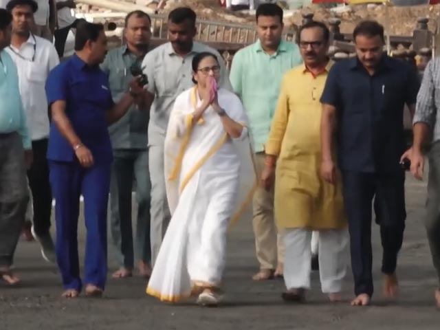 Mamata Banerjee Visits Area In Puri Where 'Bangla Nivas' To Be Built