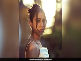 सारा अली खान ने व्हाइट आउटफिट में शेयर कीं ग्लैमरस फोटोज, सोशल मीडिया पर हुईं वायरल  सारा अली खान ने व्हाइट आउटफिट में शेयर कीं ग्लैमरस फोटोज, सोशल मीडिया पर हुईं वायरल