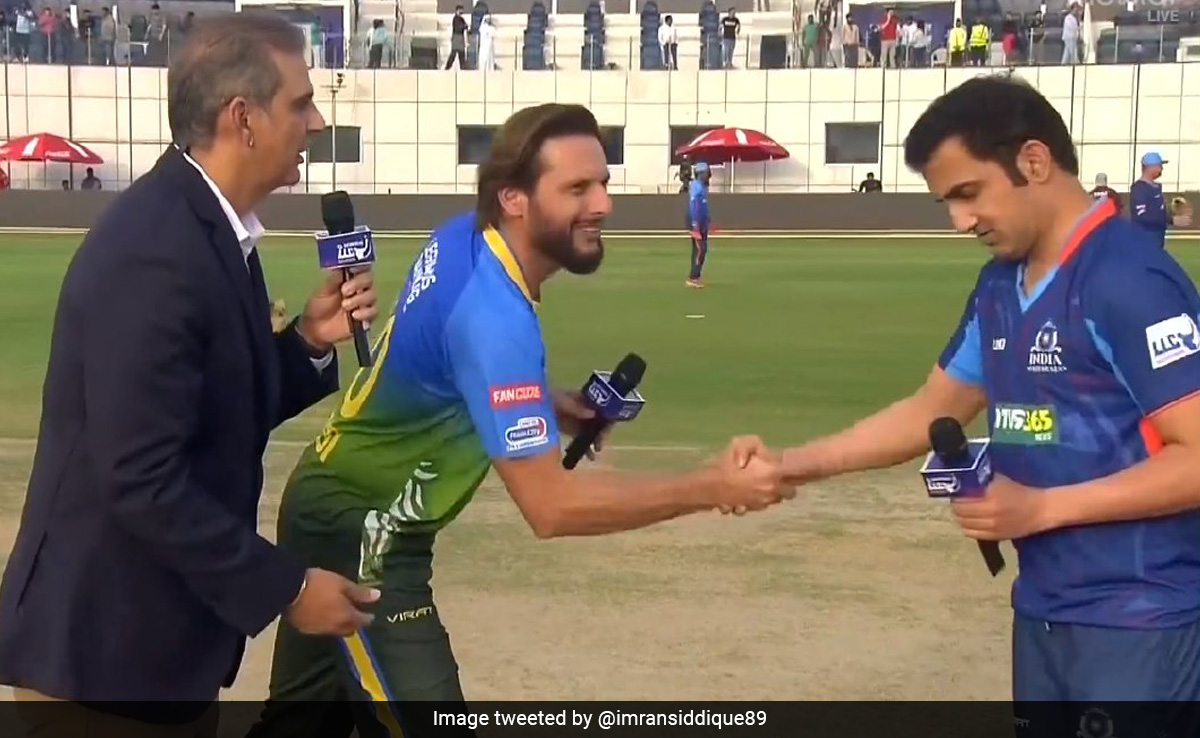 "Yes, It's Real": Gautam Gambhir's Awkward Handshake With Shahid Afridi Takes The Internet By Storm