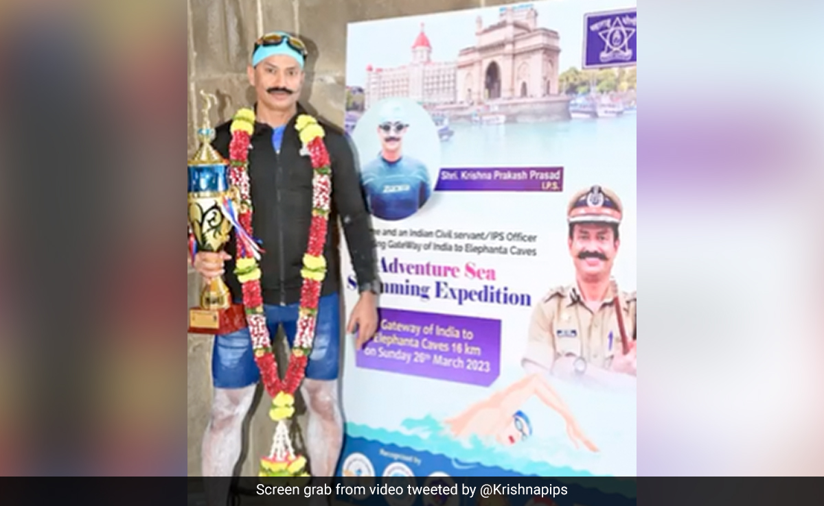 ''Daunting'': Bureaucrat Swims From Gateway Of India To Elephanta Caves In Less Than 6 Hours