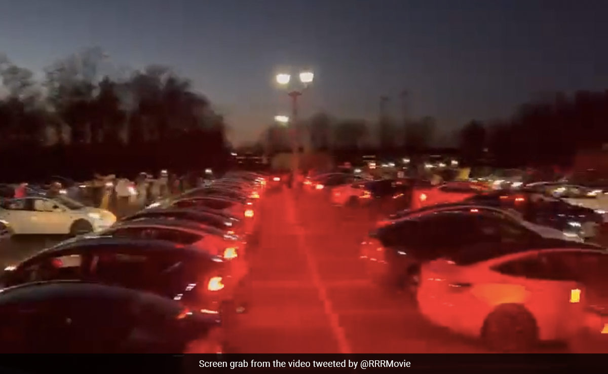 Viral Video: Tesla Cars Put Up A Light Show In US To RRR's '<i>Naatu Naatu</i>'