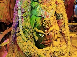 Mahakal Holi: रंगों से कुछ इस तरह सराबोर हुआ महाकाल का दरबार, भस्मारती में बाबा को लगा हर्बल गुलाल Mahakal Holi: रंगों से कुछ इस तरह सराबोर हुआ महाकाल का दरबार, भस्मारती में बाबा को लगा हर्बल गुलाल
