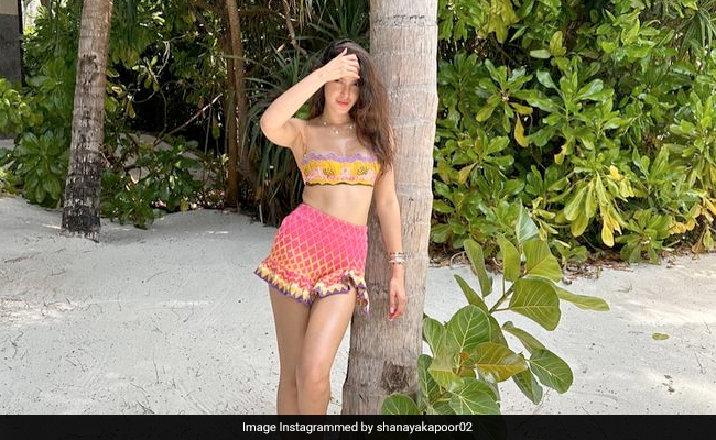 Shanaya Kapoor's Colourful Crochet Co-Ord Set Was Made For A Beach Day In Maldives