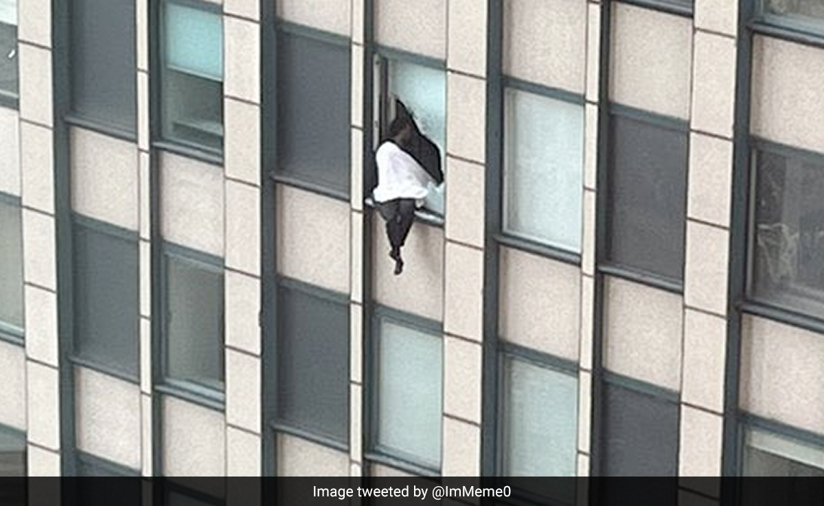 Video: US Man Threatens To Jump From High-Rise Building After FBI Brings Arrest Warrant