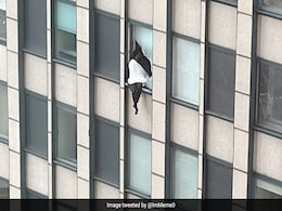 Video: US Man Threatens To Jump From High-Rise Building After FBI Brings Arrest Warrant Video: US Man Threatens To Jump From High-Rise Building After FBI Brings Arrest Warrant