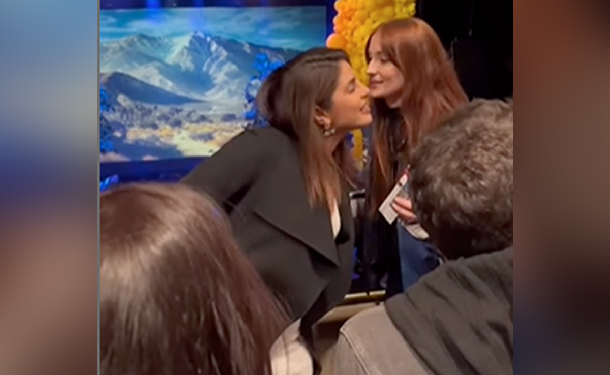 Viral: Priyanka Chopra And Sophie Turner Led The Jonas Brothers' Cheer Squad