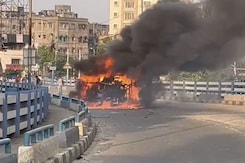 Arson, Road Blockades In Kolkata After Girl, 7, Found Dead In A Sack Arson, Road Blockades In Kolkata After Girl, 7, Found Dead In A Sack