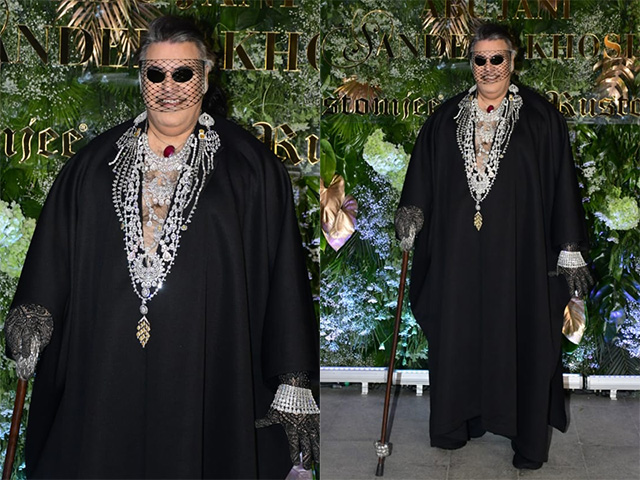 Abu Jani Had All Eyes On Him In A Flowing Kaftan, Glitzy Jewellery And Cane In His Hand