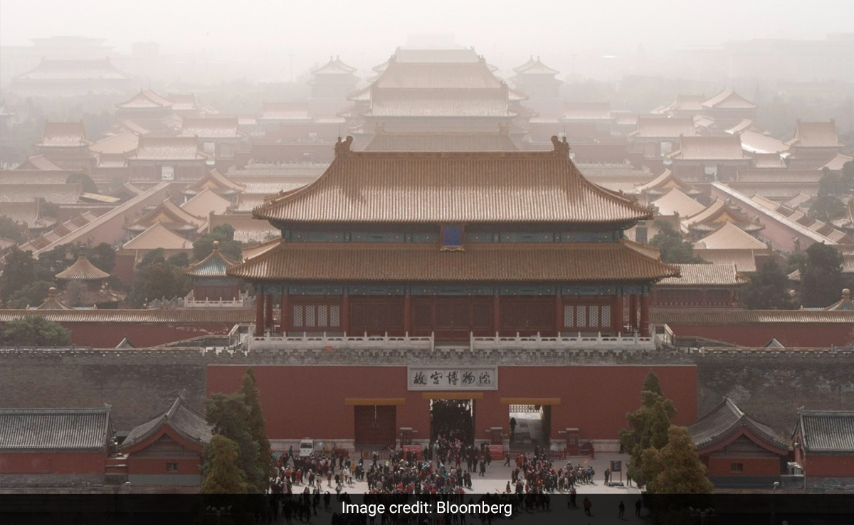 Beijing Chokes On Dust As Sandstorms Return With A Vengeance