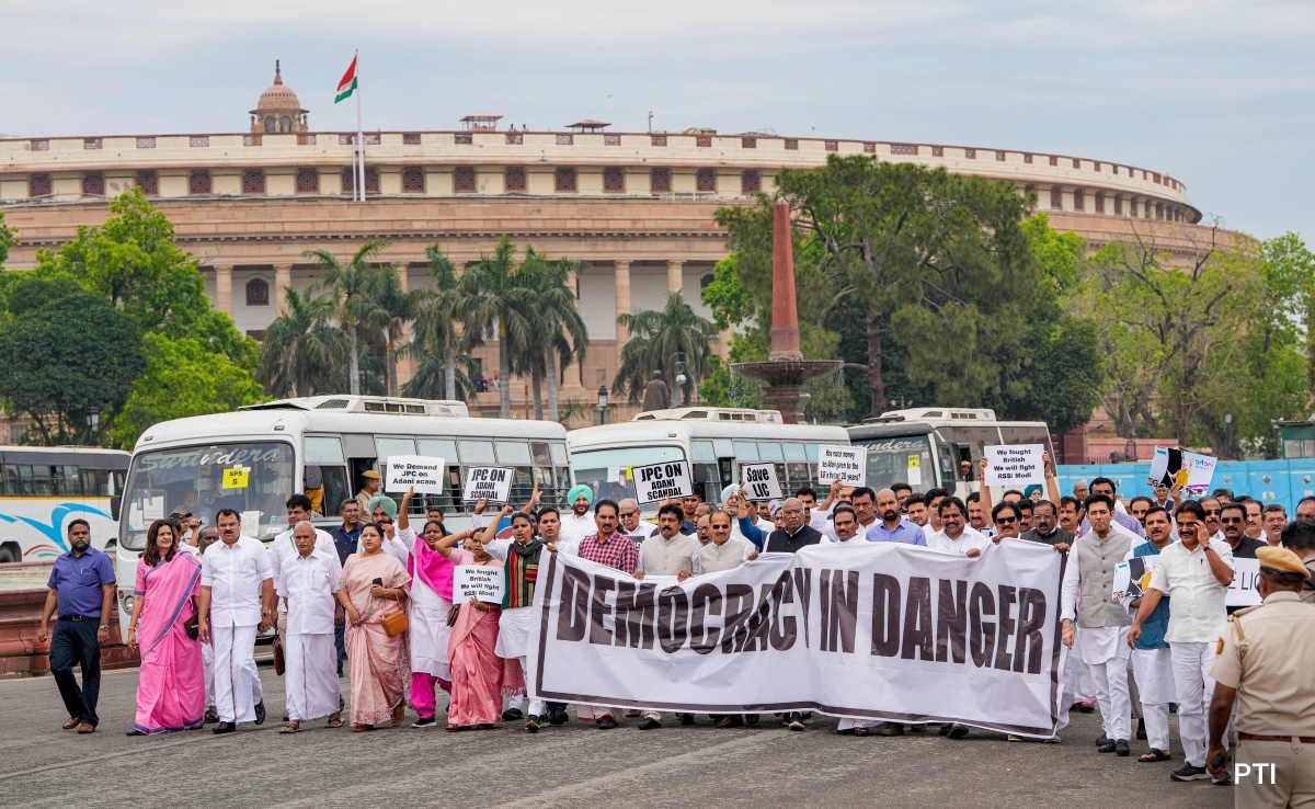 "Democracy In Danger": Opposition MPs March To Rashtrapati Bhavan