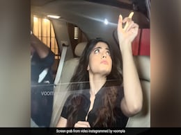 रश्मिका मंदाना ने कार में बैठे-बैठे की ऐसी हरकत, देख लोग बोले- प्लीज एक्टिंग करो, ओवर एक्टिंग नहीं रश्मिका मंदाना ने कार में बैठे-बैठे की ऐसी हरकत, देख लोग बोले- प्लीज एक्टिंग करो, ओवर एक्टिंग नहीं