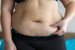 कम खाने के बाद भी क्यों बढ़ रहा है वजन, AIIMS ट्रेंड डॉक्टर ने बताया कहां हो रही है गलती!