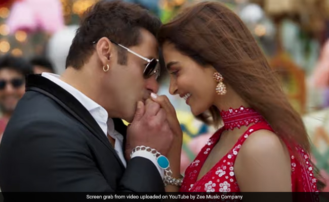 <i>Kisi Ka Bhai Kisi Ki Jaan</i> Song <i>Billi Billi</i> Teaser: Salman Khan And Pooja Hegde Celebrate Love