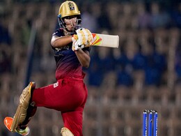 RCBW vs DCW: ऐसा नचाया बल्ला की मैदान पर मच गया हल्ला, 231.25 के स्ट्राइक रेट से Richa Ghosh की धुआंधार बल्लेबाज़ी RCBW vs DCW: ऐसा नचाया बल्ला की मैदान पर मच गया हल्ला, 231.25 के स्ट्राइक रेट से Richa Ghosh की धुआंधार बल्लेबाज़ी