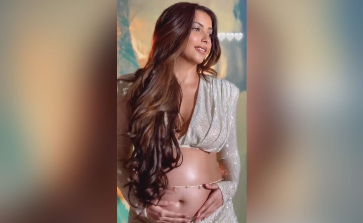 Antara Marwah Shows Off Baby Bump At Fashion Week, Dedicates Walk To Daughter Thea: "To Have Courage"