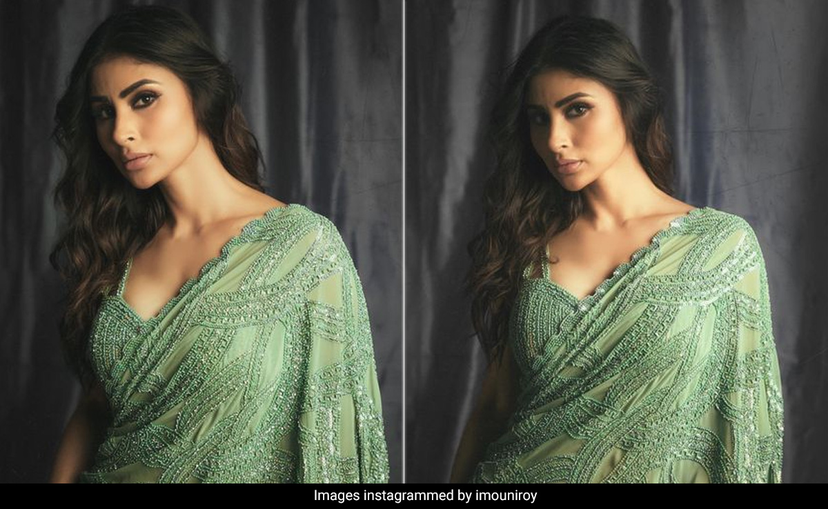 After A String Of Bikinis, "Saree Girl" Mouni Roy Is Back To Shine Through In A Jade Green <i>Saree</i>