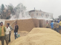 छत्तीसगढ़ के महासमुंद में ईंट-भट्टे पर सो रहे थे लोग, 5 की दम घुटने से मौत एक घायल छत्तीसगढ़ के महासमुंद में ईंट-भट्टे पर सो रहे थे लोग, 5 की दम घुटने से मौत एक घायल