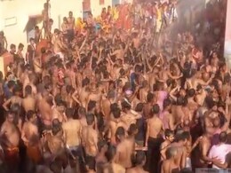 VIDEO : सहरसा जिले के बनगांव की होली में जमकर बिखरा रंग, खूब नाचे युवा VIDEO : सहरसा जिले के बनगांव की होली में जमकर बिखरा रंग, खूब नाचे युवा