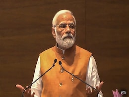 गुजरात HC ने PM नरेंद्र मोदी की डिग्री दिखाने का आदेश किया रद्द, अरविंद केजरीवाल पर लगाया 25,000 का जुर्माना गुजरात HC ने PM नरेंद्र मोदी की डिग्री दिखाने का आदेश किया रद्द, अरविंद केजरीवाल पर लगाया 25,000 का जुर्माना