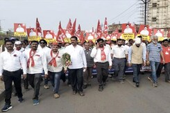 Thousands Of Farmers March To Mumbai, Seek Relief For Onion Growers Thousands Of Farmers March To Mumbai, Seek Relief For Onion Growers